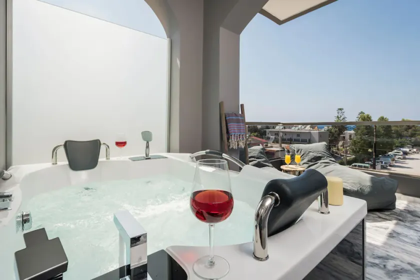 Sun Ray Luxury Apartments - Image 1