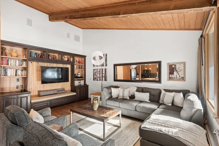 Deluxe 2 Bedroom Apartments at Resort with Outdoor Pool & Hot Tub - Image 1