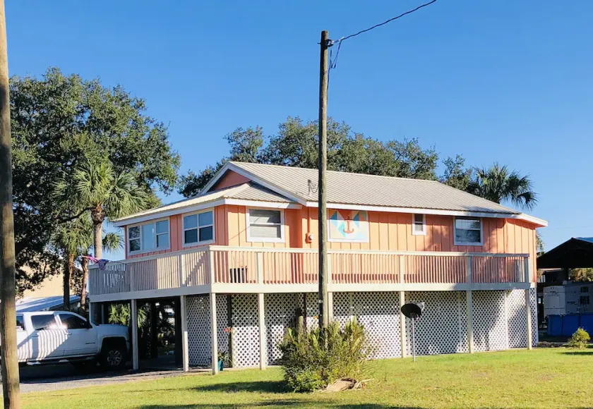 Beautiful Canal Front, Nautical Theme Home with downstairs outdoor TIki Bar  - Image 1