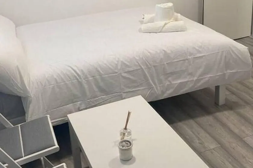 Remarkable 1-bed Studio in London - Image 1