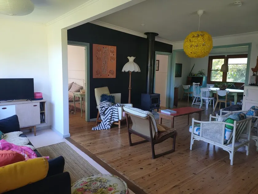 Beautiful beachside house and garden - 2 minutes from the beach! - Image 1
