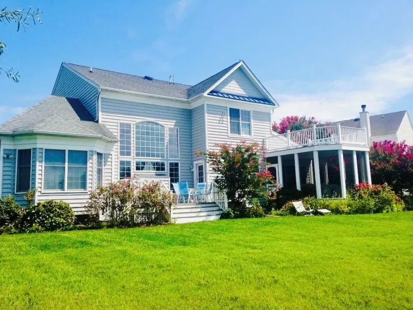 WATERFRONT 5BR BEACHHOUSE in BETHANY, POOL, GYM, SCREEN PORCH, BILLIARDS, FISK, GOL - Image 1