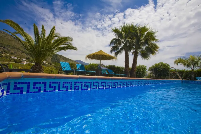 Andalusian Villa x16 :pool, wifi ,Air C,/heating ,BBC, tennis table, near beach - Image 1