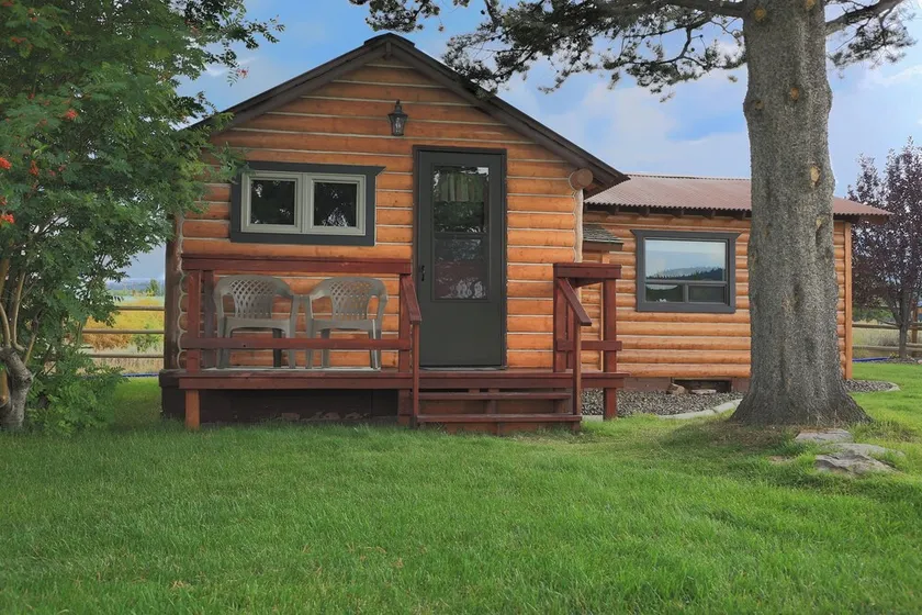 Denny Creek Cabin ... Montana Hideaway - Image 1