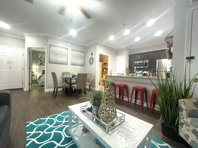 SUNNY DELIGHT! pets ok! UPDATED HEATED POOL VACATION CONDO. Safe gated community - Image 1