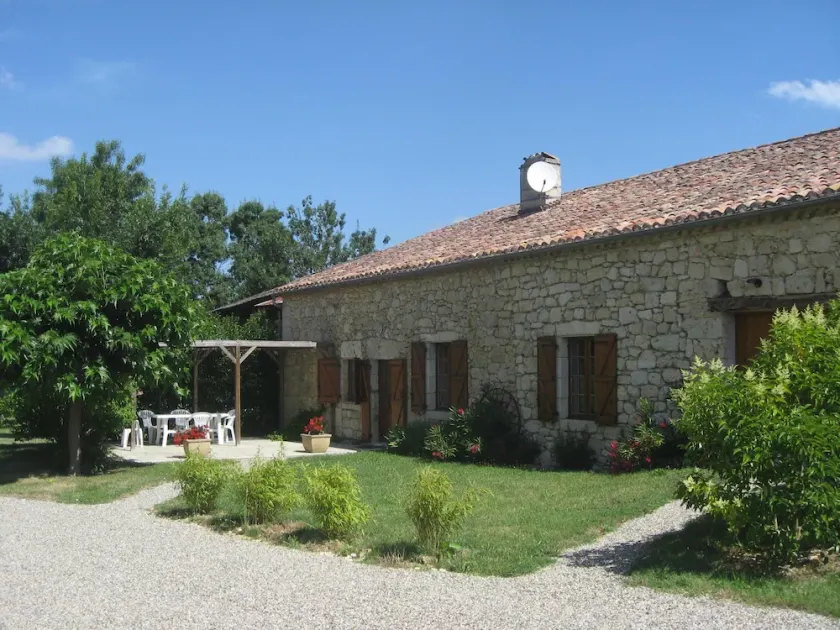 Nice 5-seater gite with swimming pool in Plieux (Gers, Gascogne) - Image 1