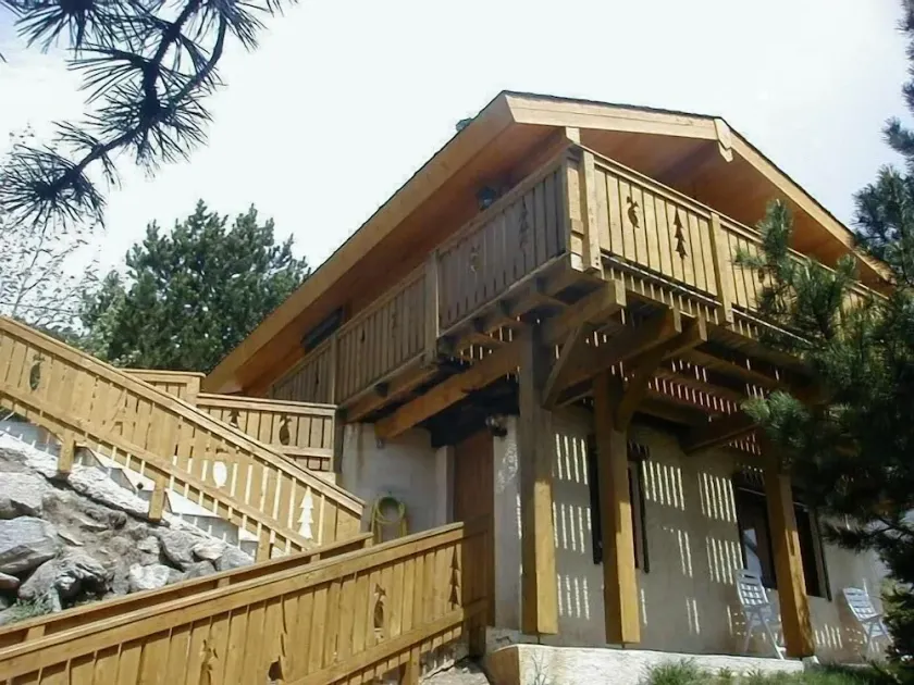 MIETE CHALET ANGLES GROßES SCHATTIGES GRUNDSTÜCK www.location-chalet-les-angles.fr - Image 1