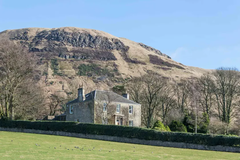 5 * hjem lige nord for Edinburgh, fantastisk Loch-udsigt, familie- og kæledyrsvenlig - Image 1