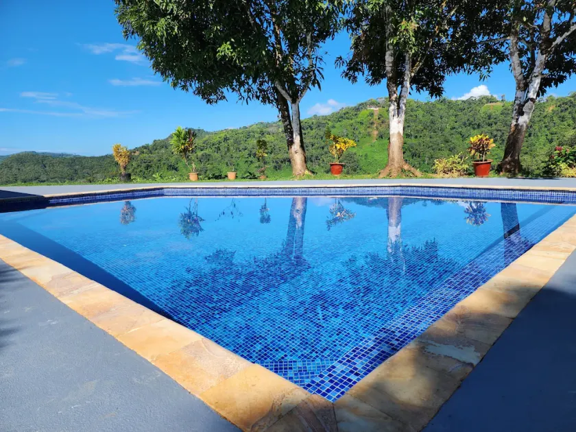 Serene Jungle Stay with Breathtaking Views - Image 1