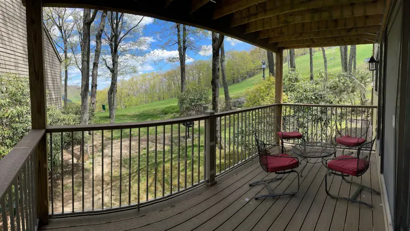 Eagles Court Ski In/Ski Out Condo with Walkable Location & Mountain Views! - Image 1