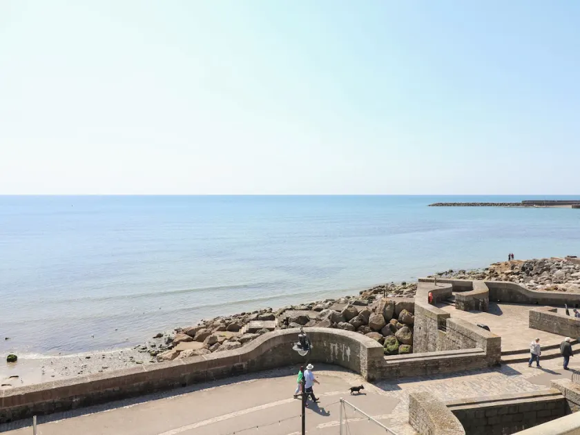 WATERSMEET, family friendly, luxury holiday cottage in Lyme Regis - Image 1