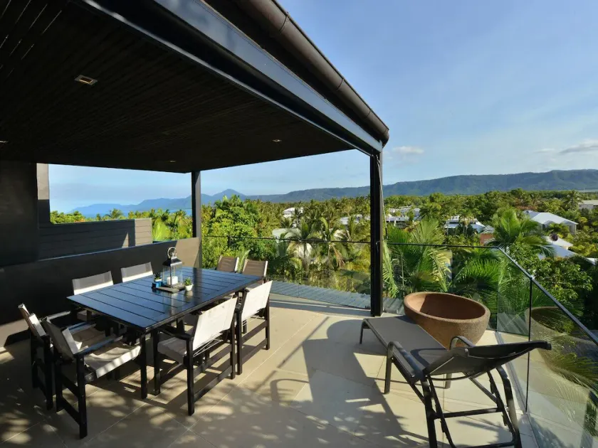 Hapuka - 4 Bedroom Villa in Town with Ocean Views - Image 1
