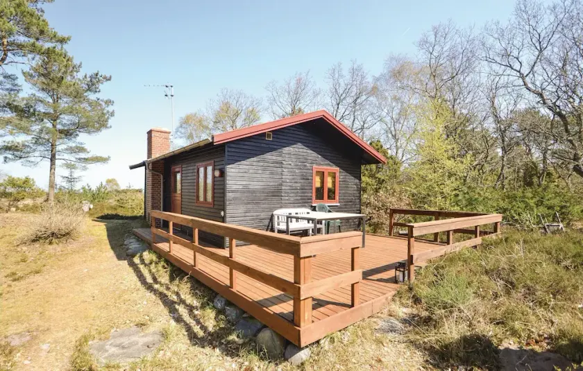 2 Bedroom Beautiful Home In Glesborg - Image 1