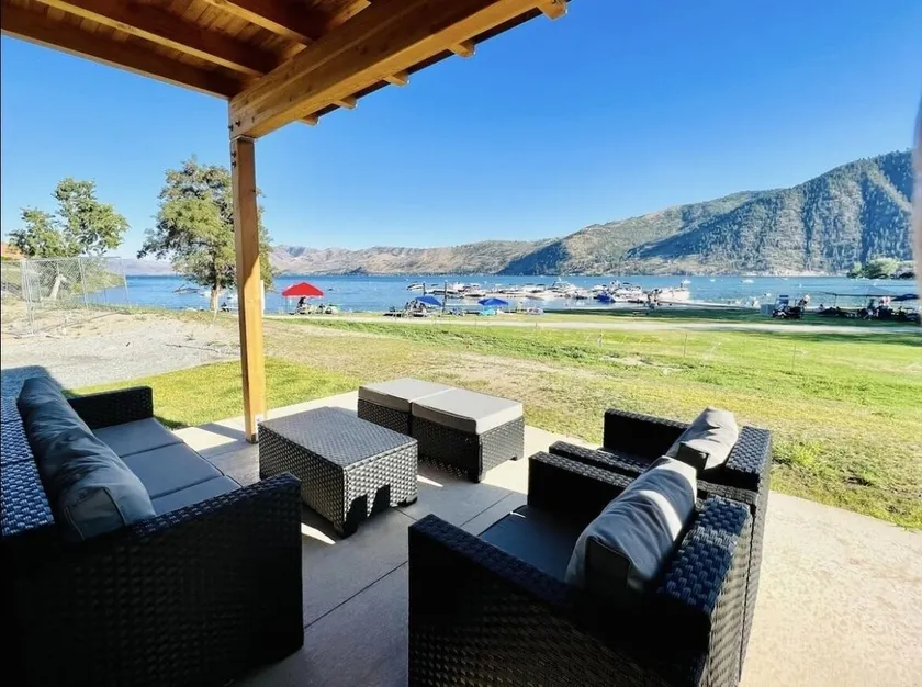 Waterfront Wapato Point Townhome w/ Resort Access - Image 1