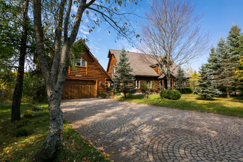 Michaywe Log Home, Perfect For Large Groups - Image 1