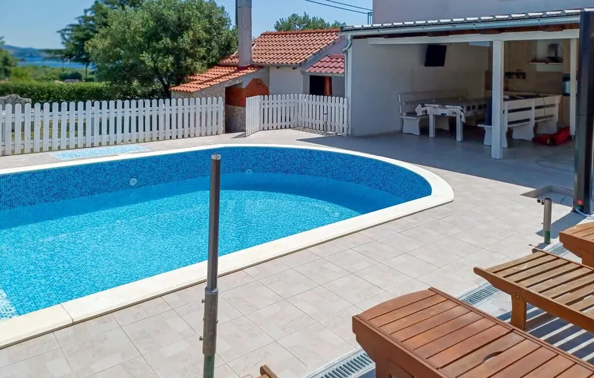 Luxurious Home In Kraj - Image 1