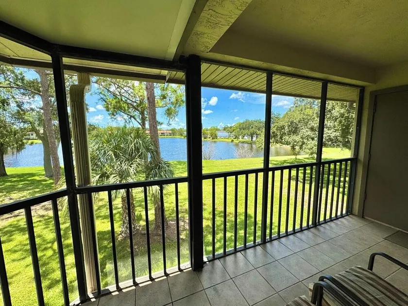 NEW- 2 bed/2 bath WATERVIEW CENTRAL LOCATION TAMPA - Image 1