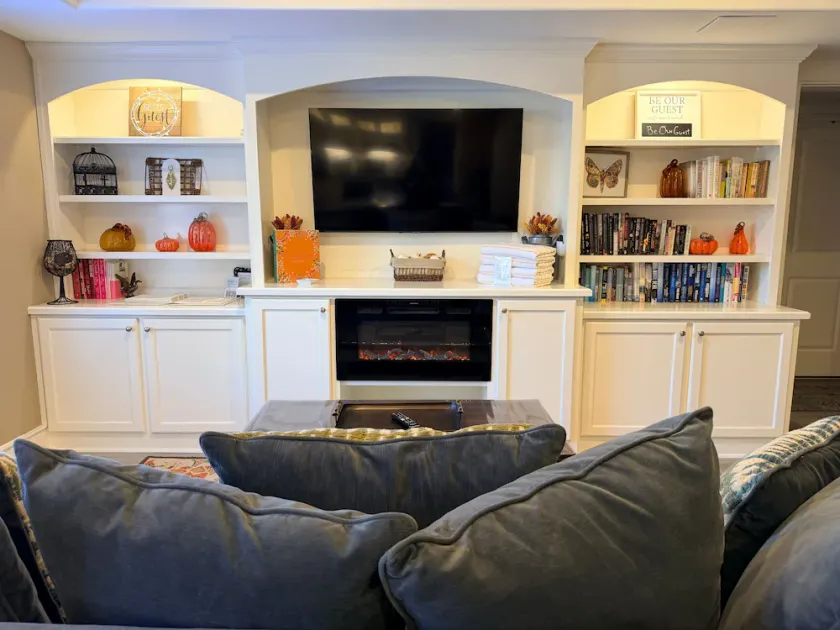 2 King Beds, Outdoor Fireplace and Air Hockey - Image 1