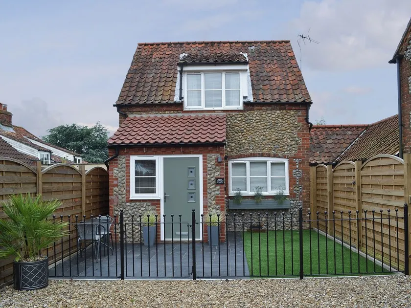 1 bedroom accommodation in Great Ryburgh, near Fakenham - Image 1