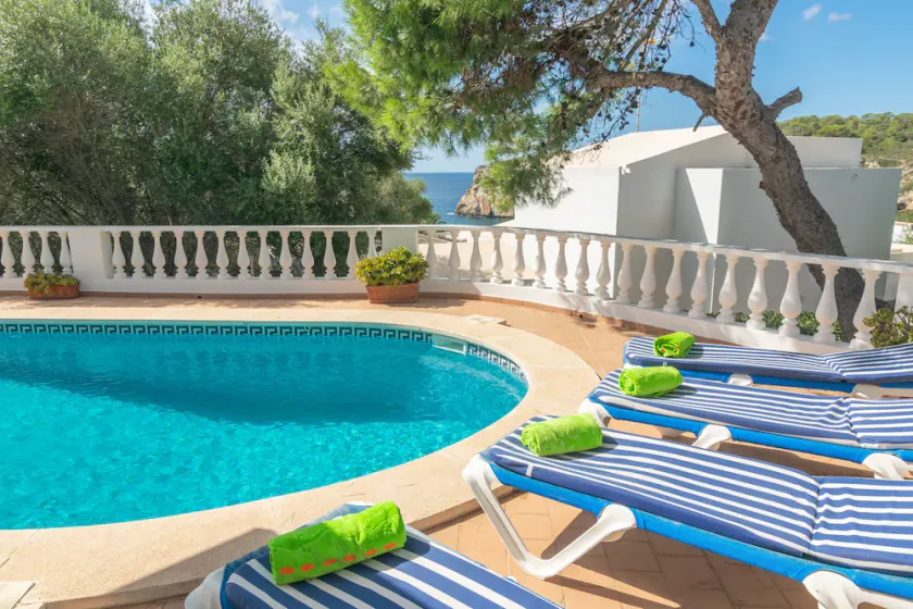 Spacieuse villa avec terrasse, jardin et barbecue - Image 1