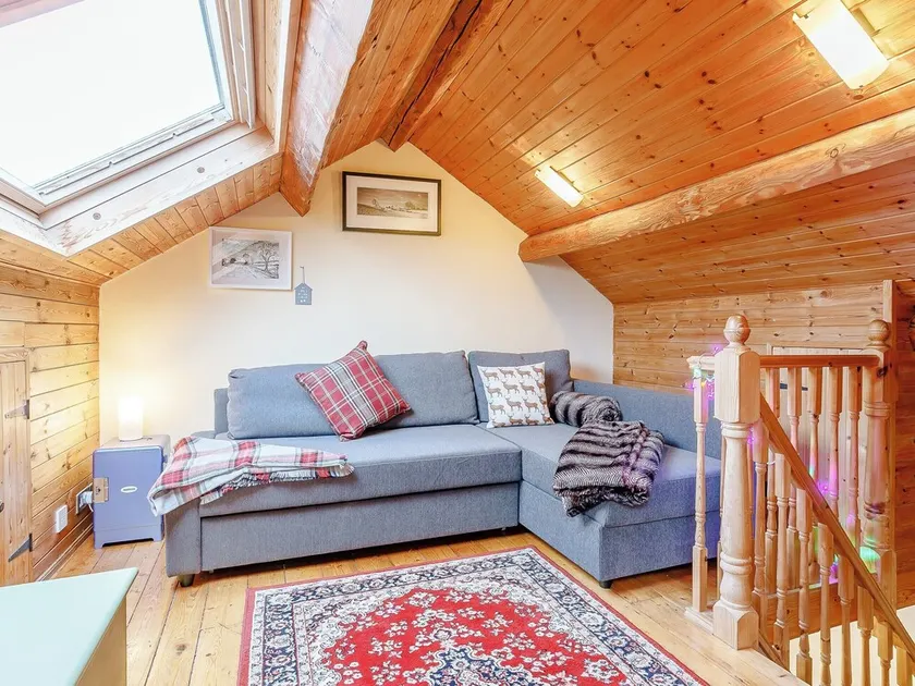 1 bedroom accommodation in Glossop - Image 1