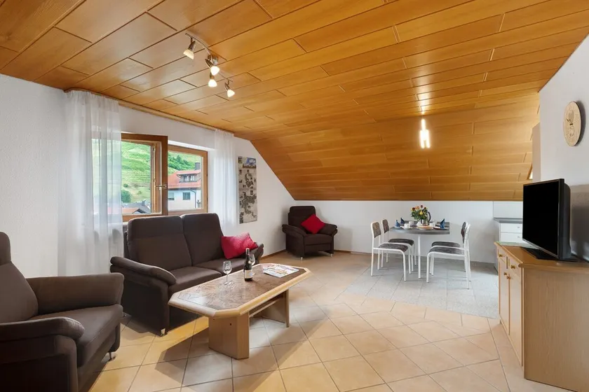 Apartamento 'Ferienwohnung Hörth 1' com vista para a montanha, jardim partilhado e acesso Wi-Fi - Image 1