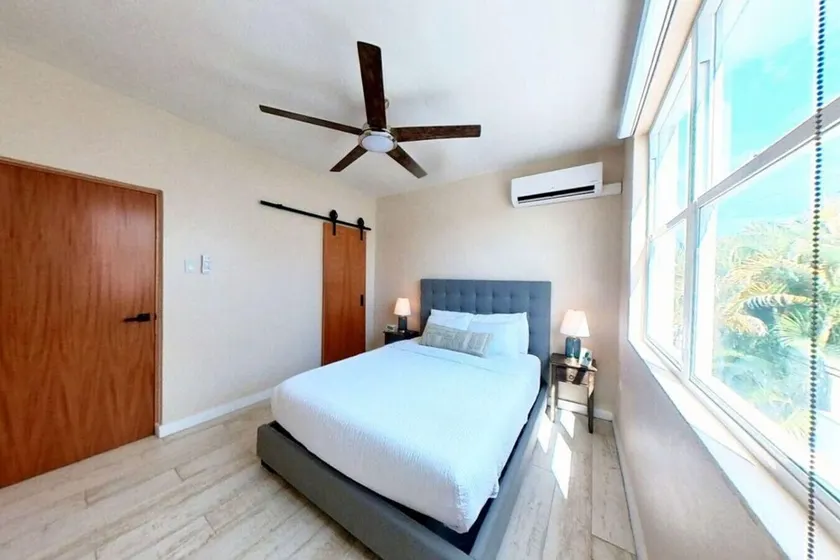 Modern Stay, Full Kitchen, 1 Block From The Beach. - Image 1