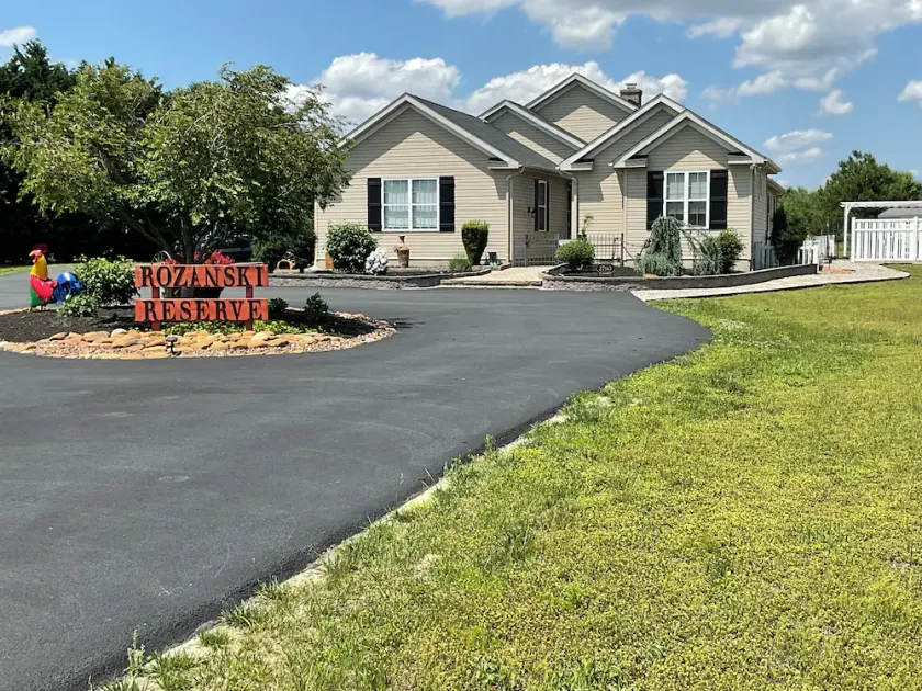 EXTRA CLEAN In-Law-Suite - QUEEN bed, High Speed WIFI, Smart TV & Much More! - Image 1