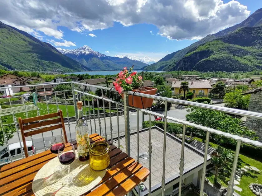 Cosy apartment for 5 guests with WIFI, TV and terrace - Image 1