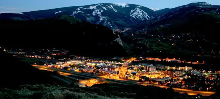 Skiing or Hiking enjoy the family in a resort 2BD condo with pass to Avon Recreation Ctr - Image 1