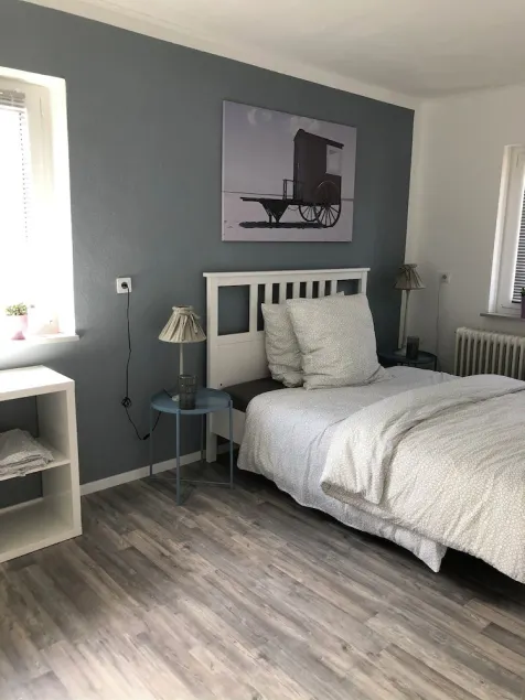 2 bedroom, 80 sqm bright upper floor apartment in city villa. City center location. - Image 1