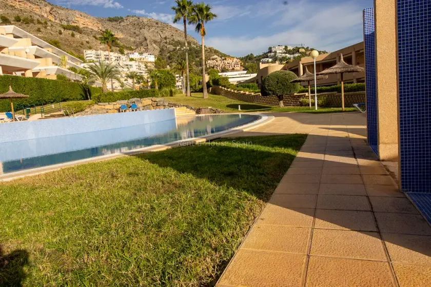 Ref 137) Altea nova 3 bedroom/ 2 bathroom apartment / large terras on the sun - Image 1