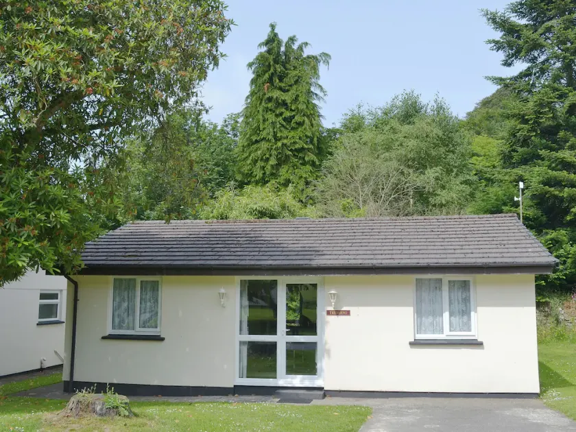 3 bedroom accommodation in Liskeard - Image 1