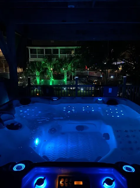 5 Bedroom w Hot Tub located in Ocean Lakes-awarding winning vacation destination - Image 1