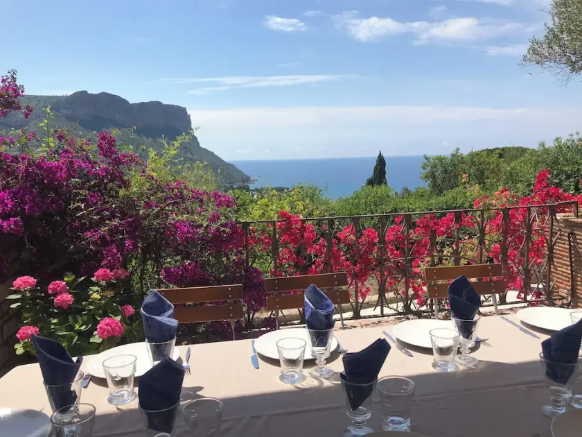 Character villa with sea view and swimming pool - Image 1