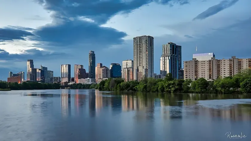 Experience Art Deco Elegance! Swimming Pool, Pet-friendly, Near Lady Bird Lake! - Image 1