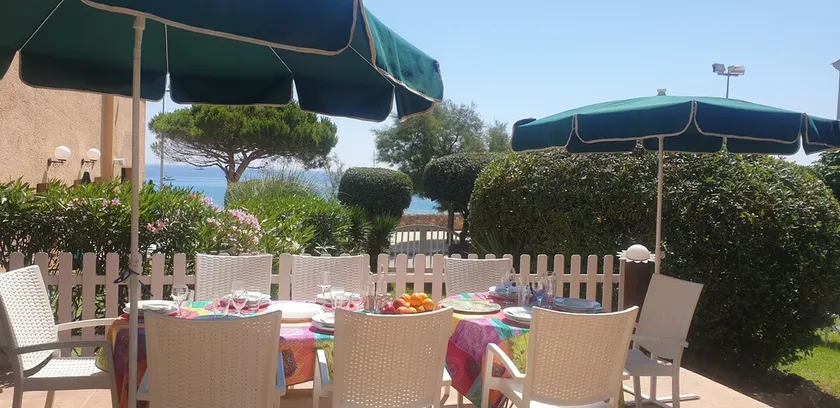 House with garden at 25 meters from the sand beach of la Fosca. - Image 1