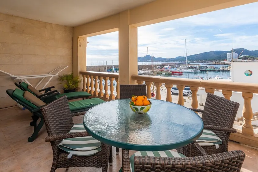 Ferienwohnung \"Maritim\" mit Meer- und Bergblick, WLAN und Terrasse - Image 1