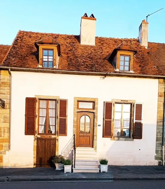 Superb townhouse - Image 1