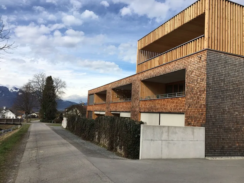 Modern apartment with garden - Image 1