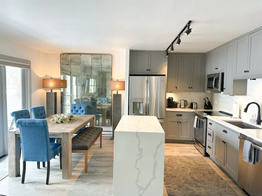 Lionshead Village Vantage Point 2bdr 2bath Condo Steps from Gondola-sleeps 6  - Image 1