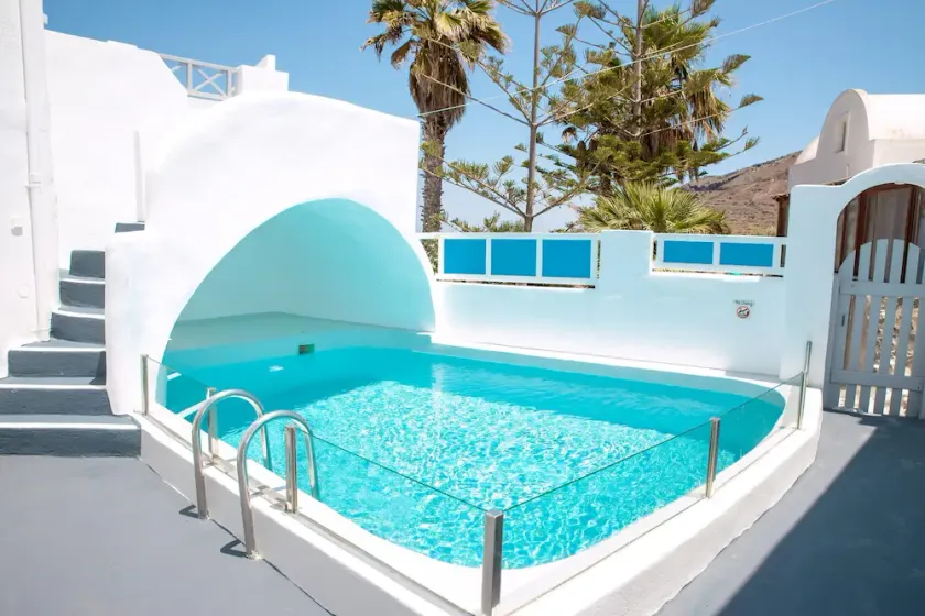 Villa conviviale et familiale avec terrasse et piscine privée | Vue sur l'eau - Image 1