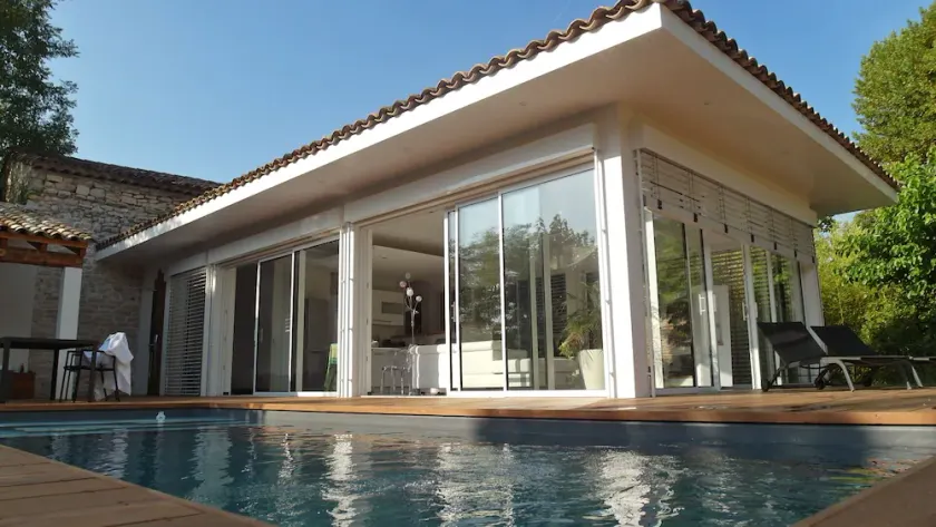 Villa with private pool and spa - Image 1