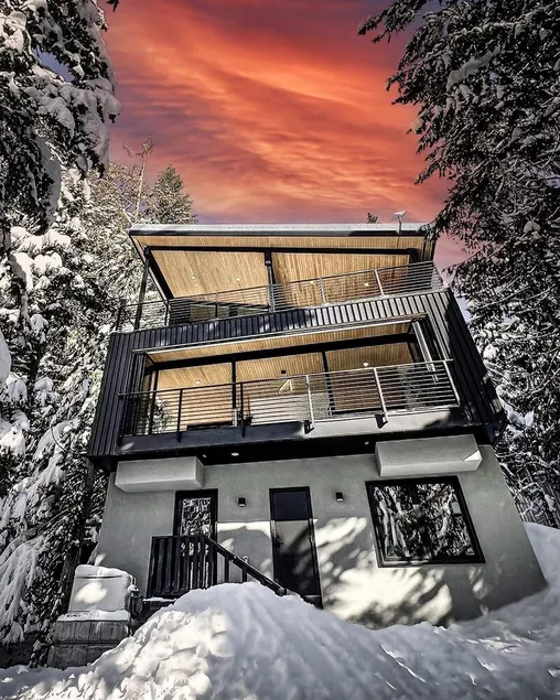 RAVN HAÜS - Oregon's Premier Alpine Retreat - Image 1