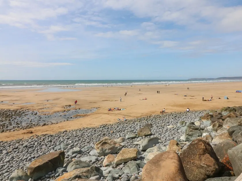 Beach Hideaway - Image 1