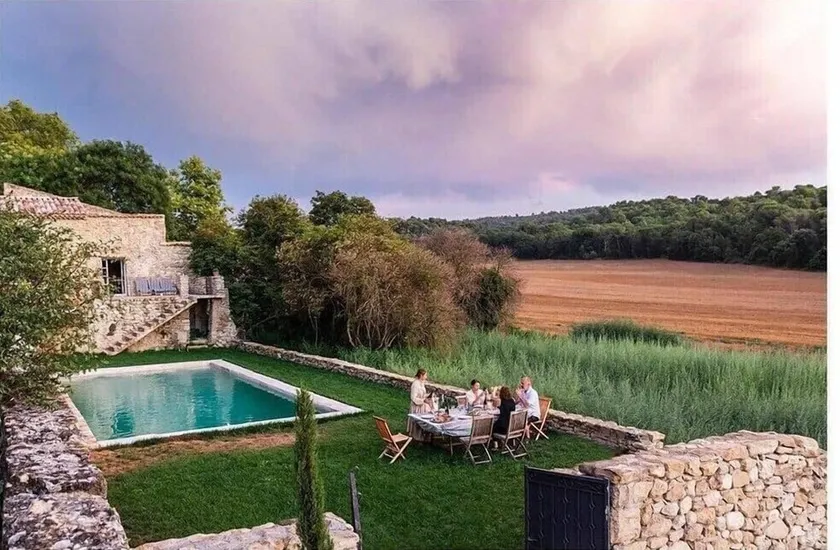 18th century provencal country house in the Luberon Natural Park - Image 1