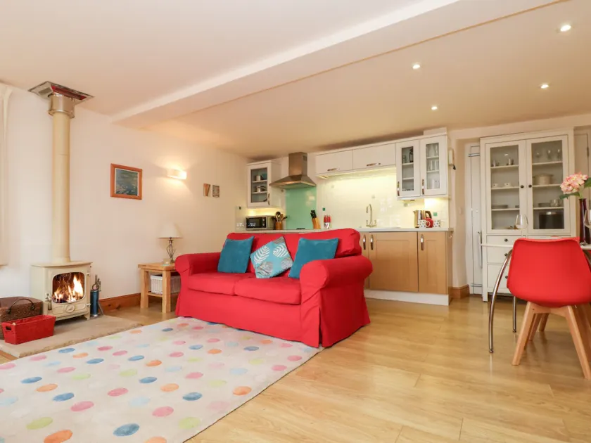 Plum Cottage - Image 1