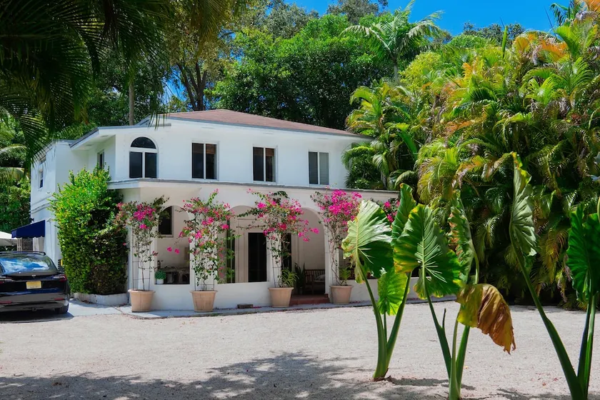 Casa Coco: Private Designer Home Pool / Close to Brickell & Coconut Grove - Image 1