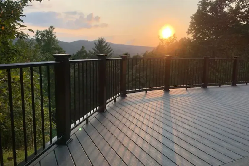 Stanley Hollow - 60 Acres, Starlink Satellite WiFi, 2 miles of private hiking - Image 1