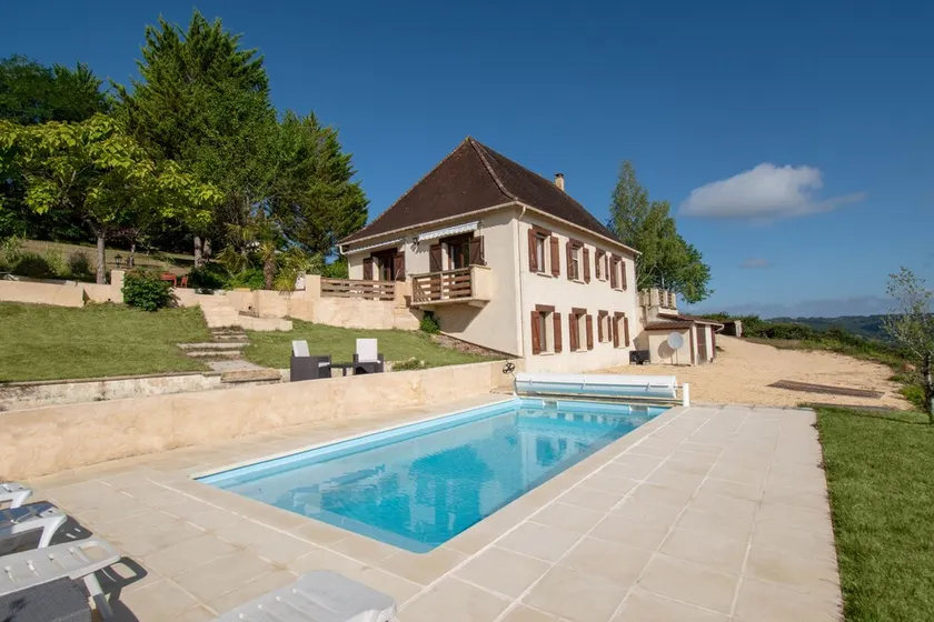 Dordogne gite, amazing views, private heated pool, large gardens, NO ADDED COSTS - Image 1